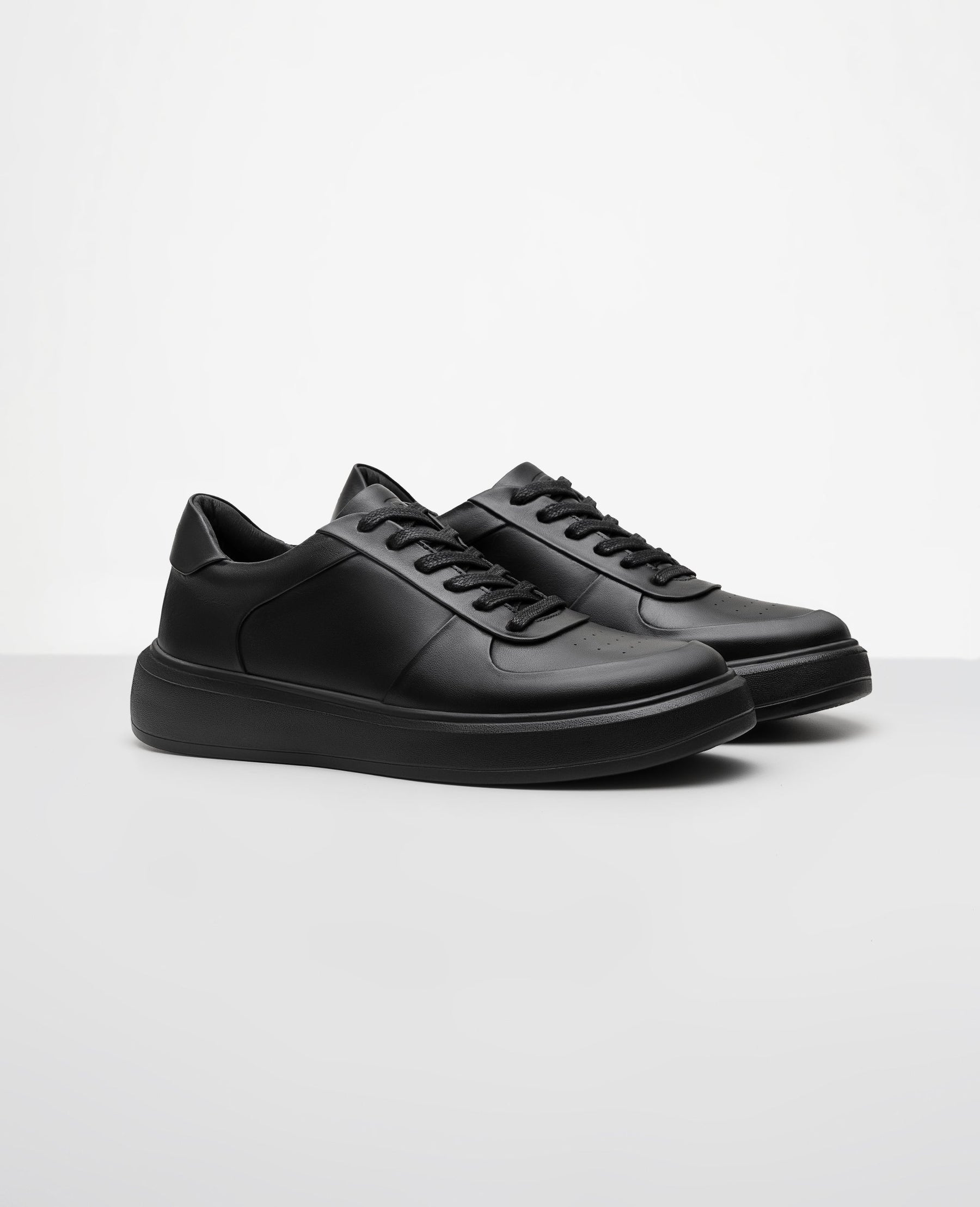 Tênis de Couro All Black 911