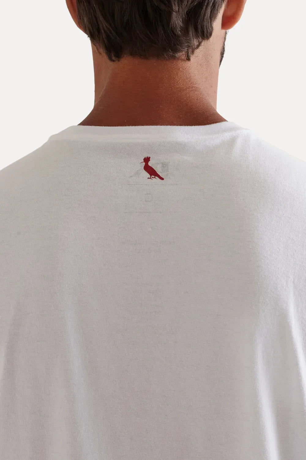 camiseta básica suspiro pica-pau bordado - branca