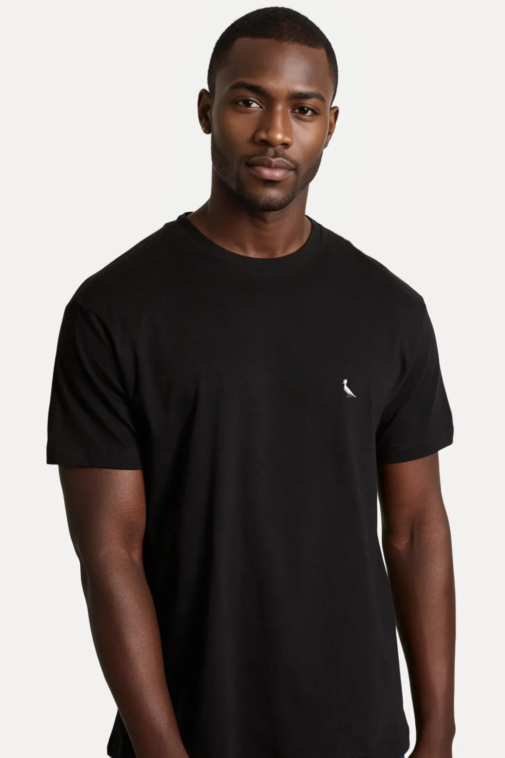 camiseta básica suspiro pica-pau bordado - Preta