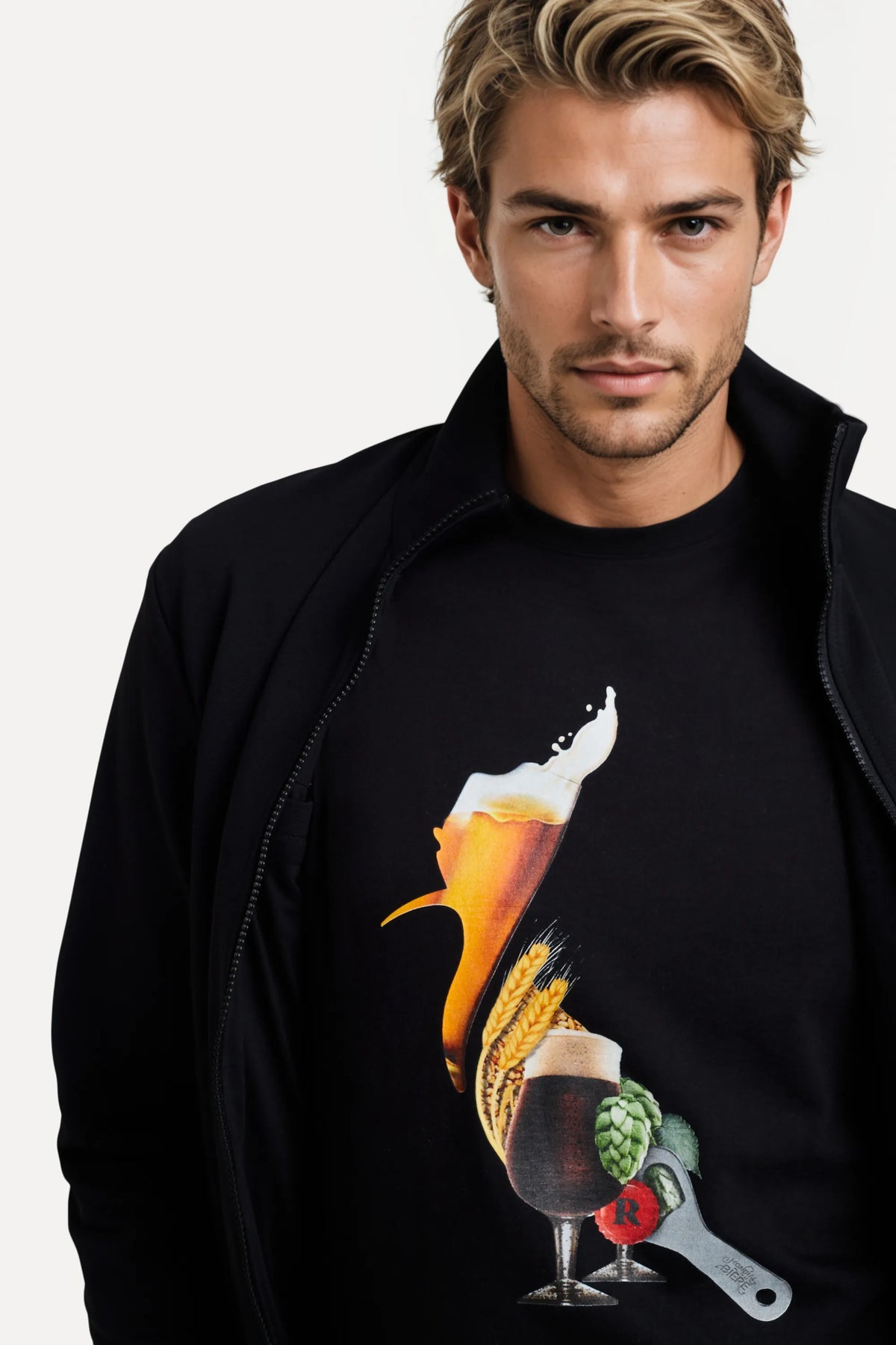 camiseta pica-pau cerveja - Preta