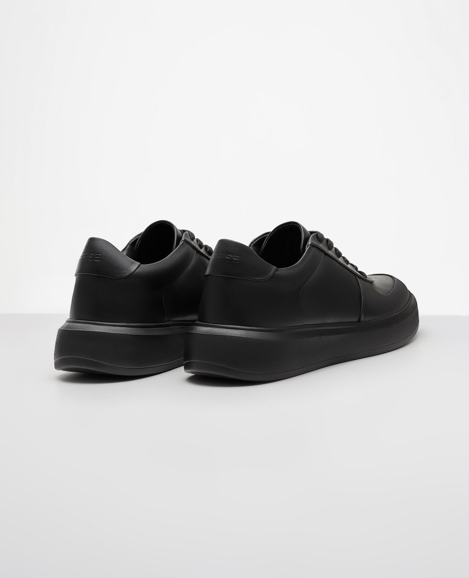 Tênis de Couro All Black 911