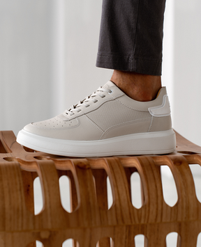 Tênis de Couro Off White Carrera