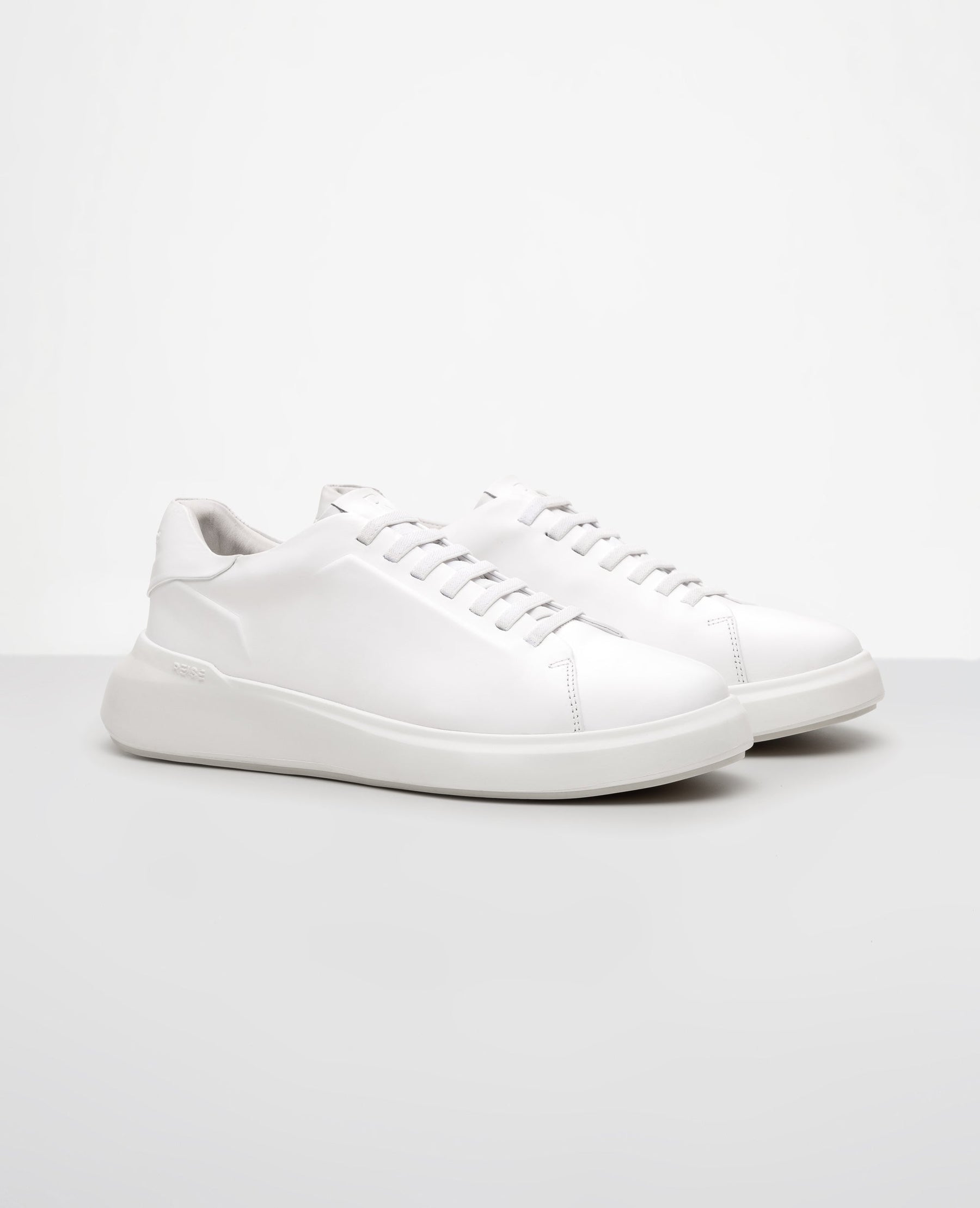 Tênis de Couro Branco RS6 GT