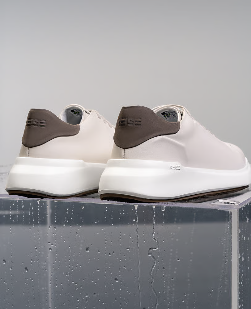 Tênis de Couro Off White RS6 GT