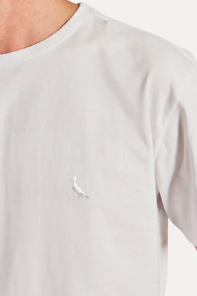 camiseta básica suspiro pica-pau bordado - branca
