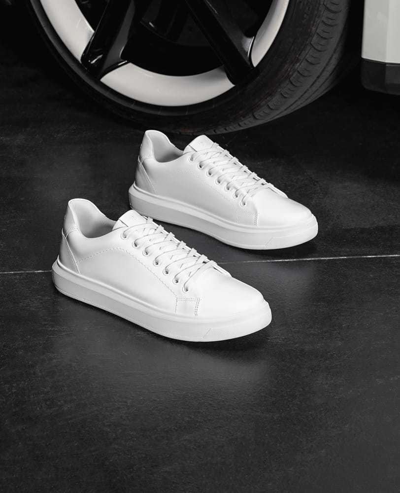 Tênis de Couro Branco RS6